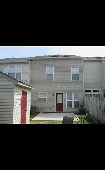 2808 Queensland Dr — Photo 16