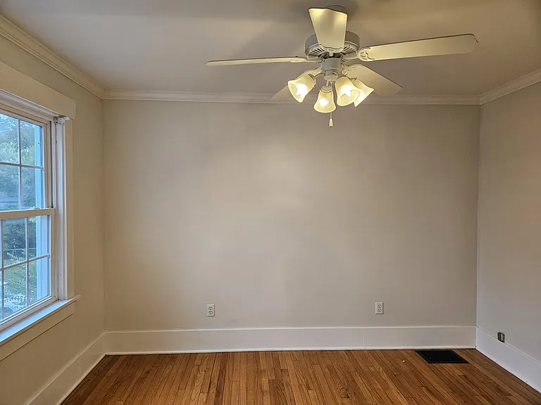 1813 Harrison Hl — Photo 9