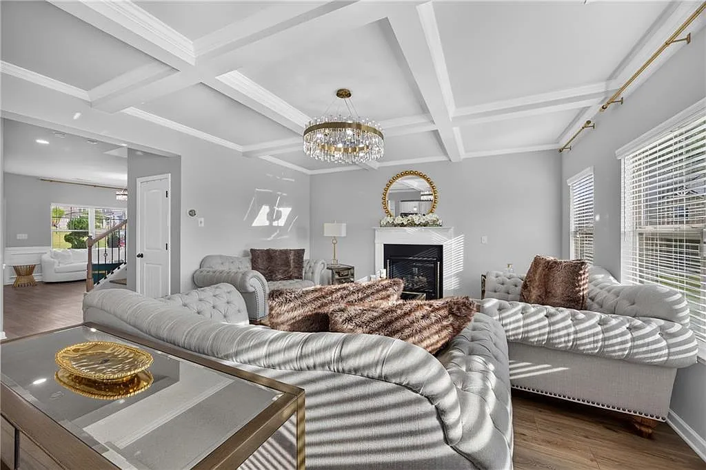 4 bed, 2.5 bath, 2592 sqft, $3,250 — Photo 3