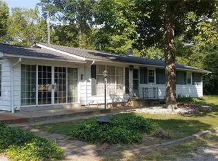 13847 Klaus Lake Rd, Highland, IL 62249