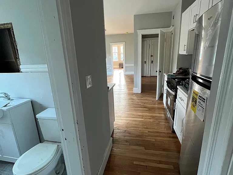 16 Verona St #1R — Photo 5