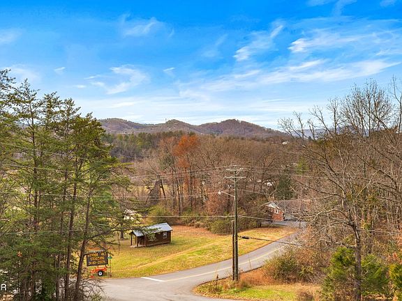 3rd image of 205 Ogle Dr #622