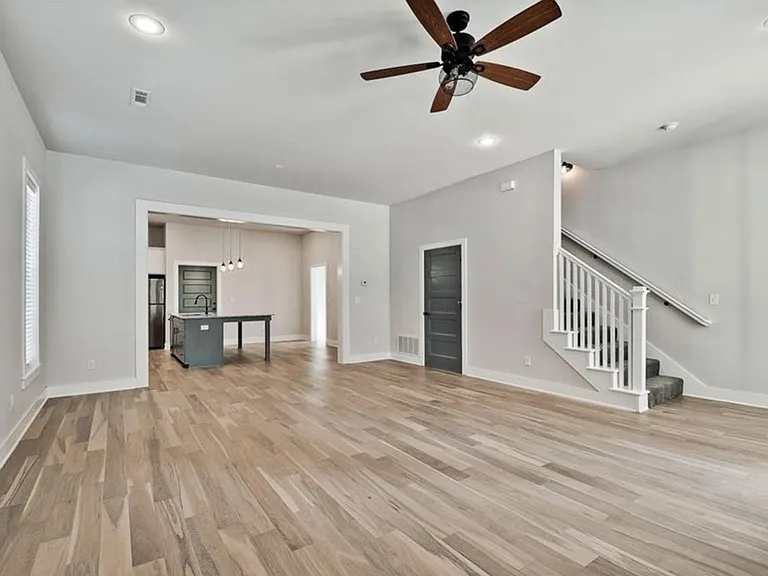 930 S College Ave — Photo 2