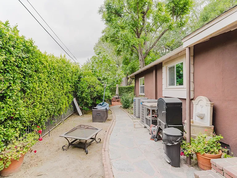 13405 Tiara St — Photo 10