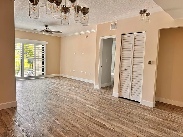 4907 Midtown Ln #1211 — Photo 4