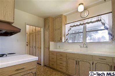 5th image of 2351 Panorama Dr