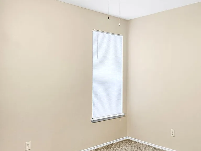 7221 Lindentree Ln — Photo 5