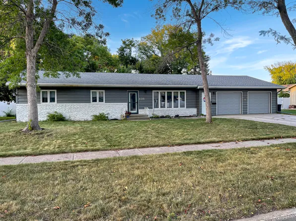 131 16th St SW, Huron, SD 57350