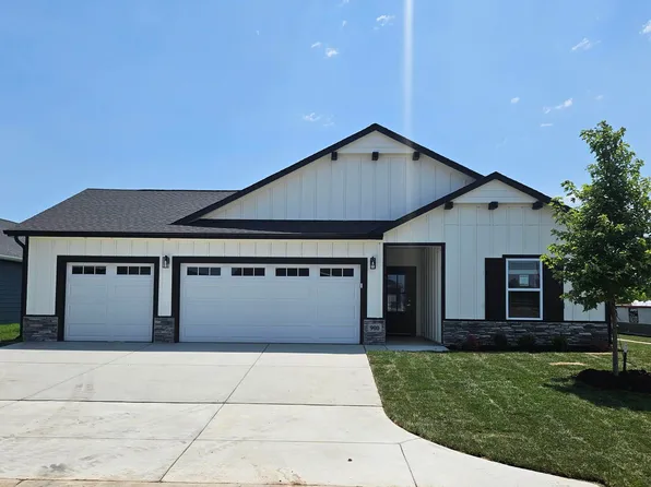900 N Forestview Ct, Wichita, KS 67235