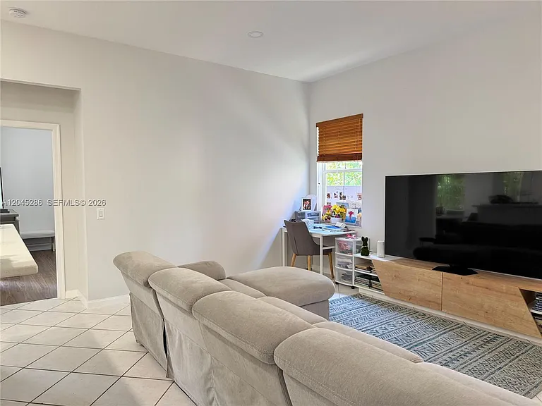 1074 Bluewood Ter — Photo 14