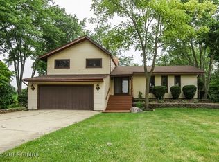 400 W Ardmore Ave, Roselle, IL