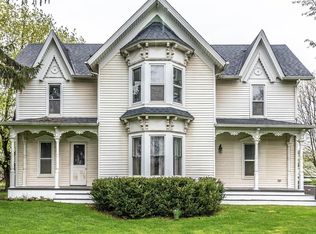 8483 Linden Rd, Fenton, MI 48430