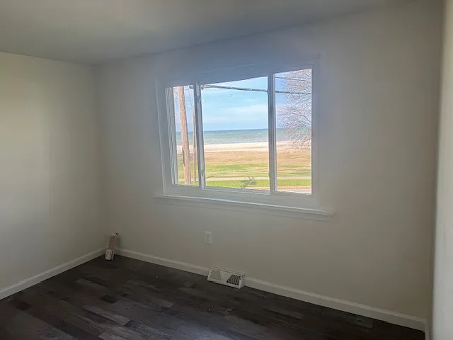 261 Beach Ave #1 — Photo 6