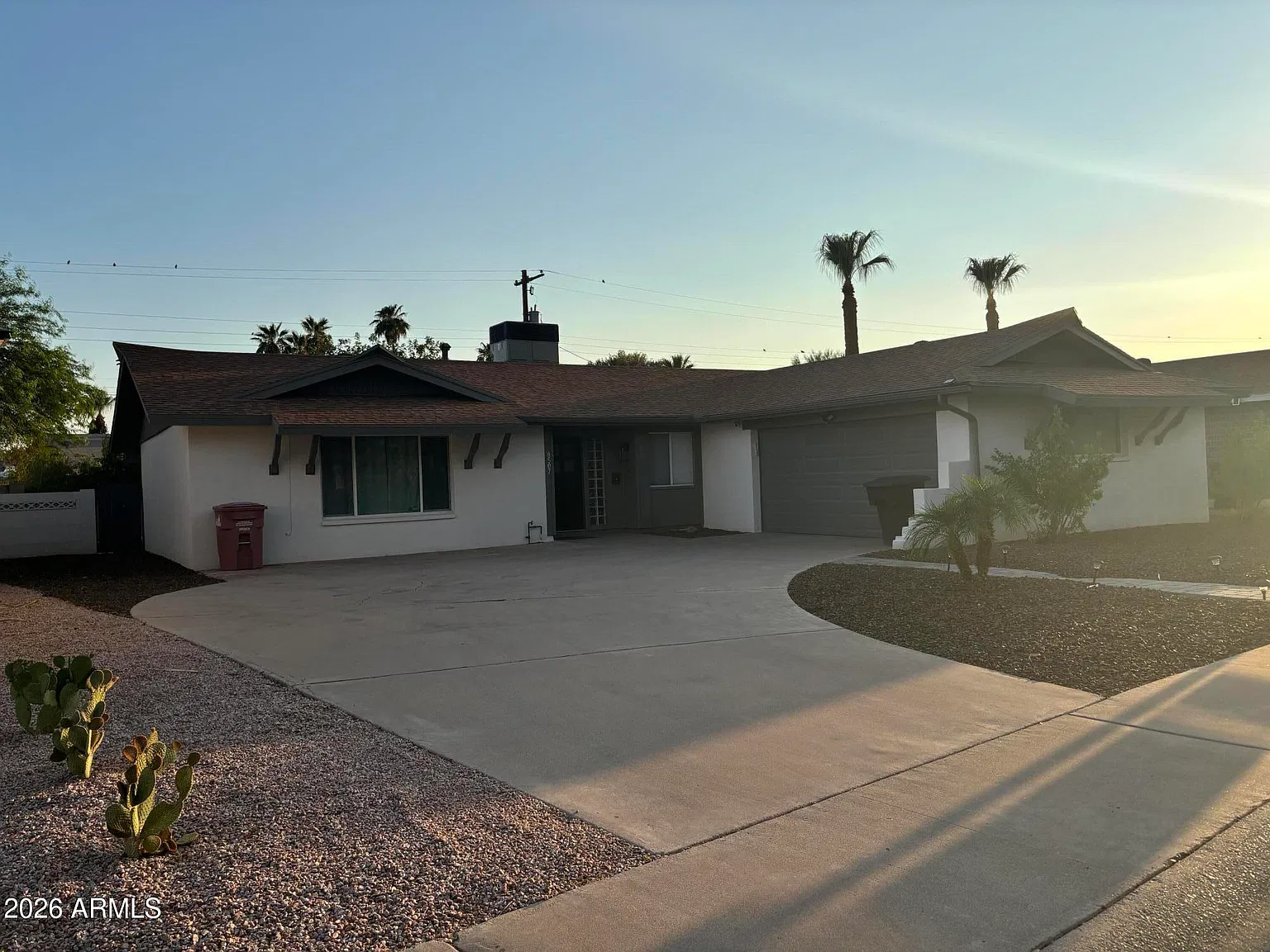 3 bed, 2.0 bath, 1808 sqft, $3,600 — Photo 2