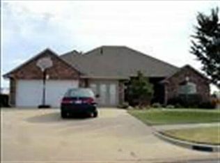 3200 Maple Ln, Moore, OK 73170