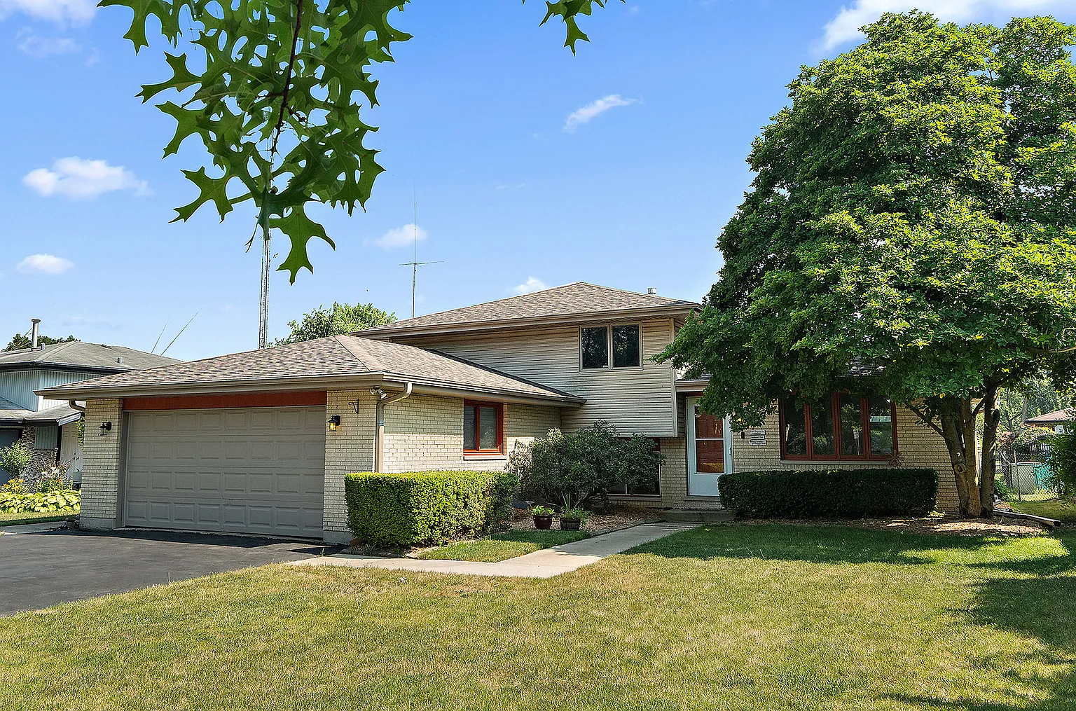 5551 143rd St photo 1
