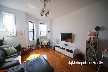 Rented by Metropolitan Realty