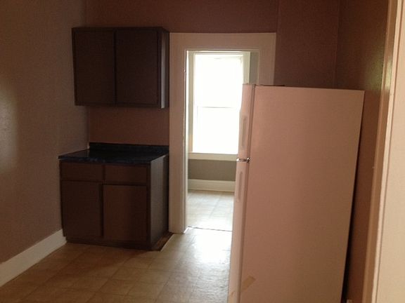 3rd image of 630 Jefferson St