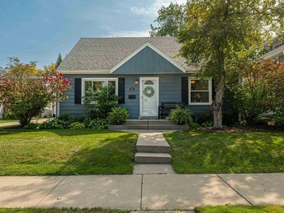 7821 Clarke Street, Wauwatosa, WI, 53213