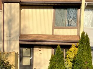 2233 White Cornus Ln, Reston, VA 20191