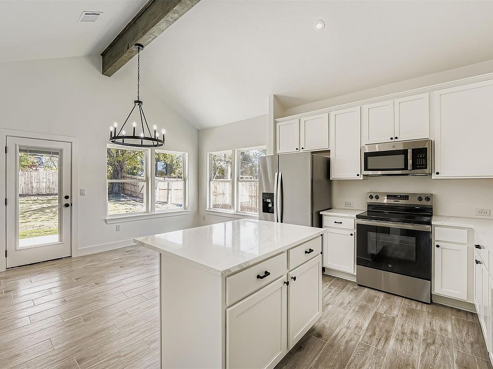 1st image of 701 E 3rd St