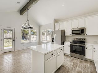 701 E 3rd St, Elgin, TX 78621