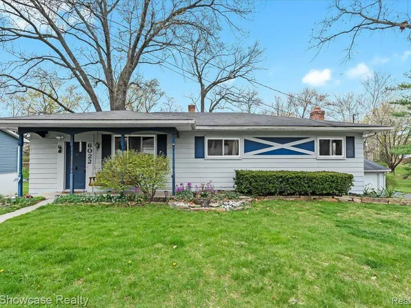 6022 Amadore St, Commerce Township, MI 48382