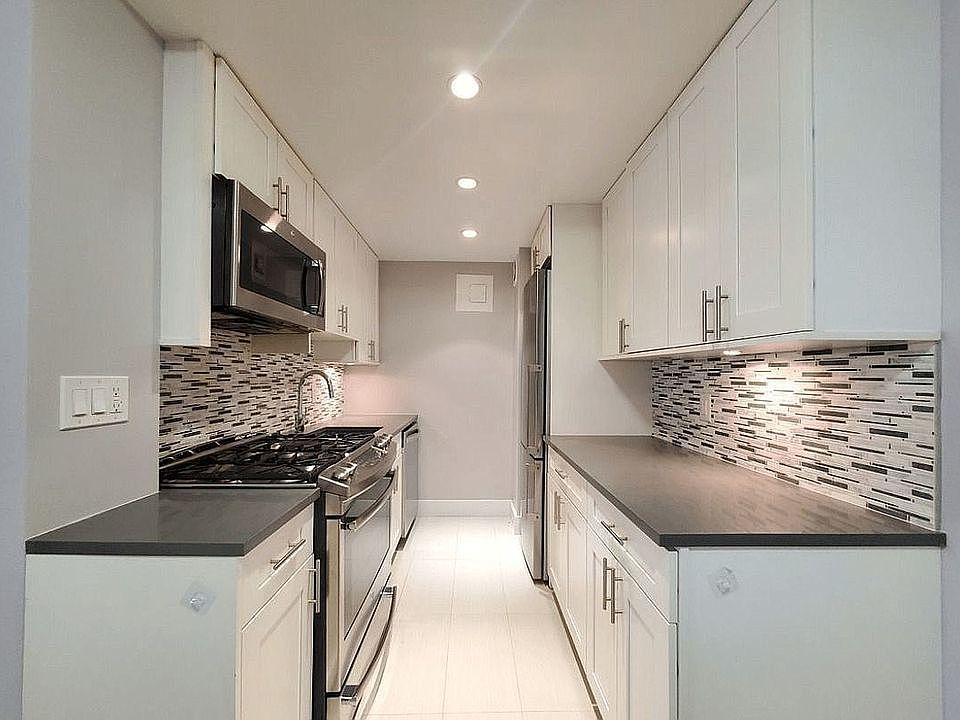 1st image of 305 E 47th St #12L