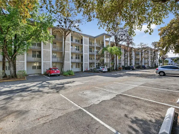4898 NW 29th Court #315, Lauderdale Lakes, FL 33313