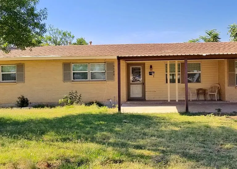 3105 Barkley Ave — Photo 1
