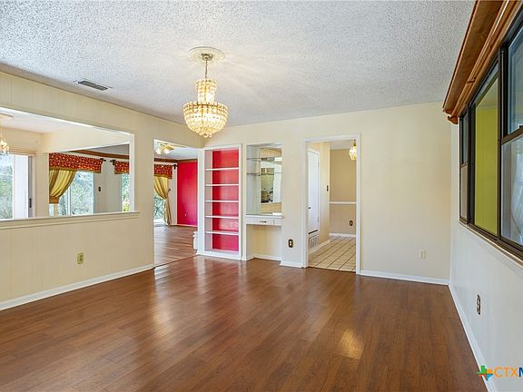 5th image of 2003 Valley Oaks Dr