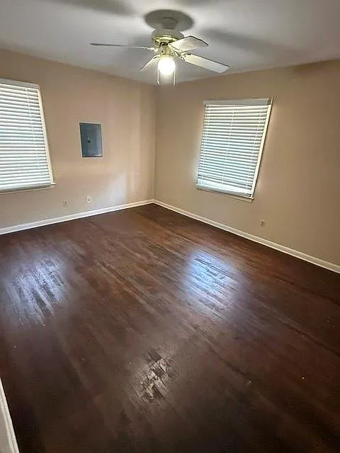3 bed, 1.0 bath, 1134 sqft, $1,200 — Photo 3