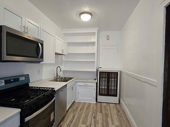 3rd image of 2420 1st Ave S APT 1
