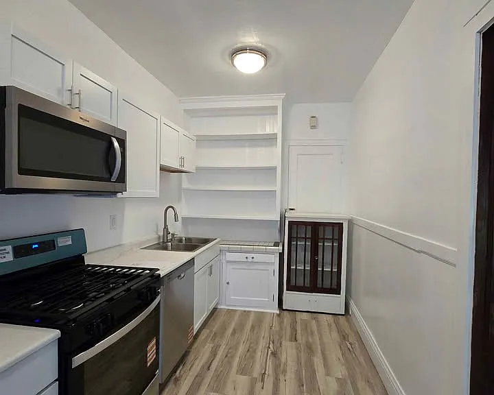 2420 1st Ave S #1 — Photo 3