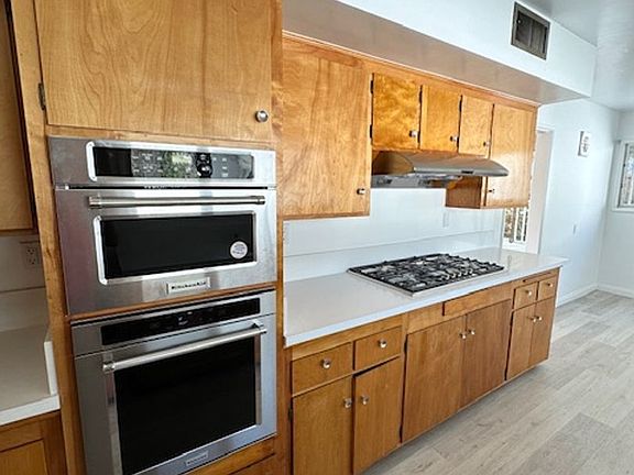 5th image of 334 Mellow Ln