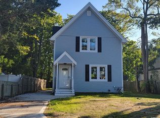 31 Oakland Ave, Bay Shore, NY 11706