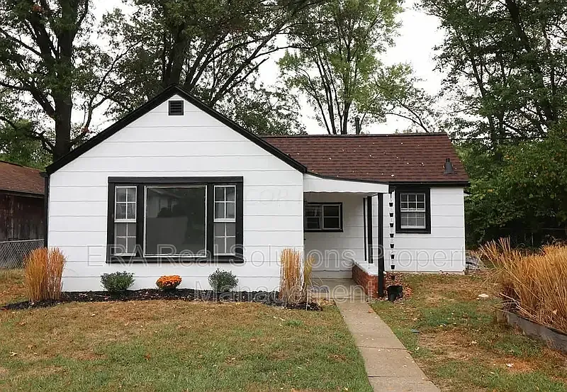 2704 Kilbourne Ave #REAR