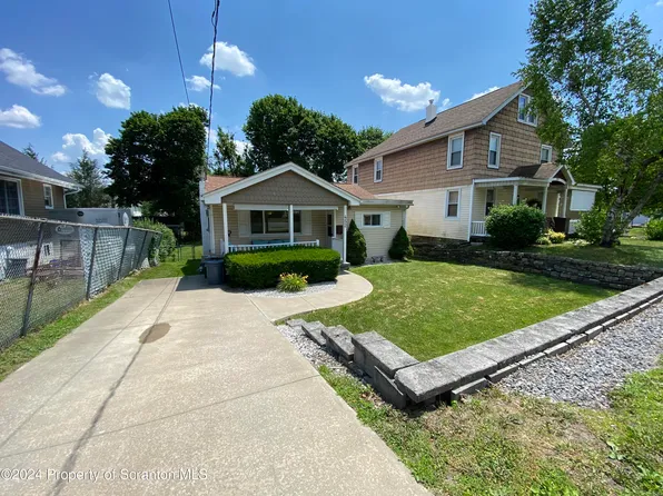 452 Newell St, Peckville, PA 18452