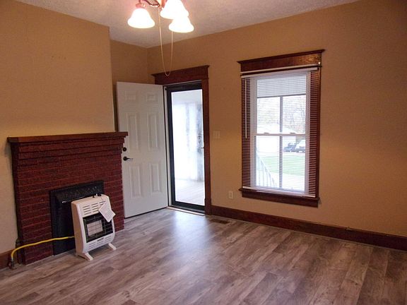 5th image of 325 Turner Ave