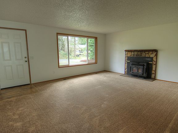 5th image of 1055 Fir St SE