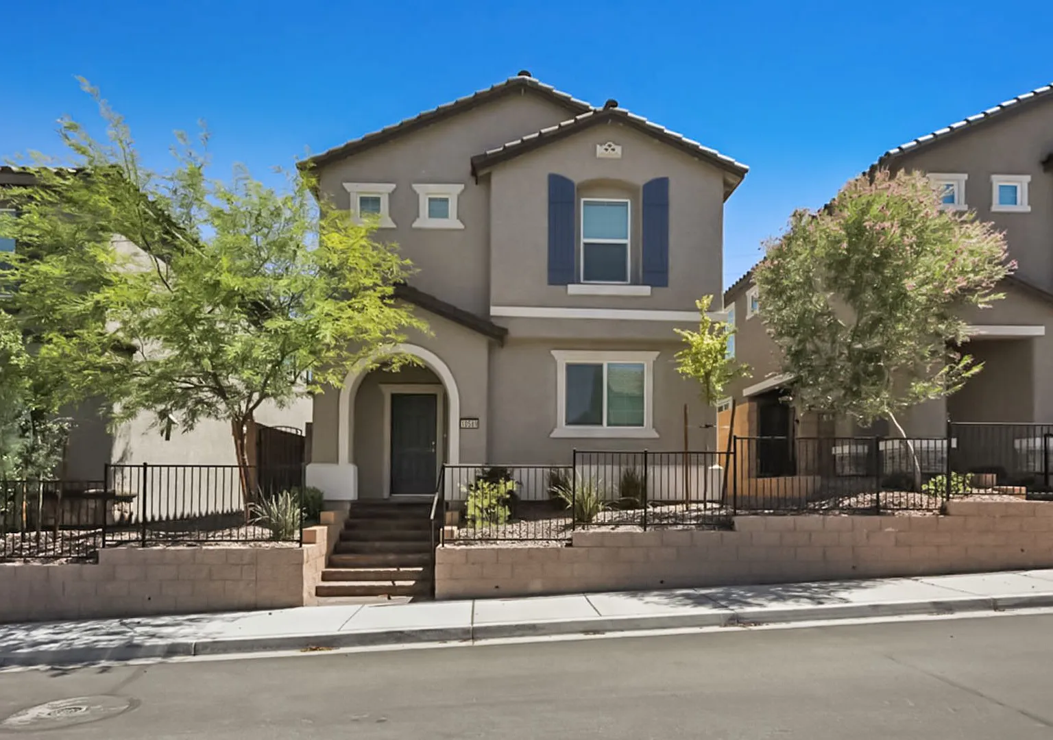 Skye Canyon Beauty With 3 Beds And A Loft — Photo 4