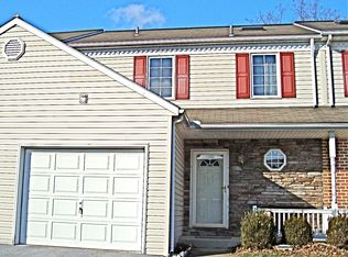 232 Parklawn Ct, Lancaster, PA 17601