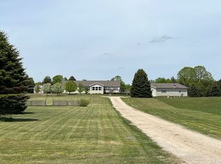 1713 E 16th Rd, Mesick, MI 49668