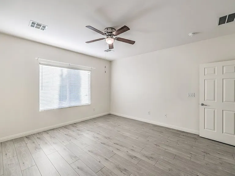 2103 Sawtooth Mountain Dr — Photo 14