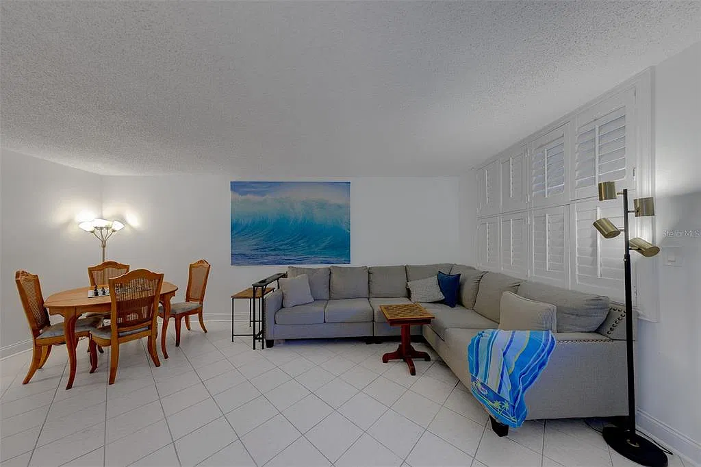 1 bed, 2.0 bath, 925 sqft, $1,750 — Photo 3