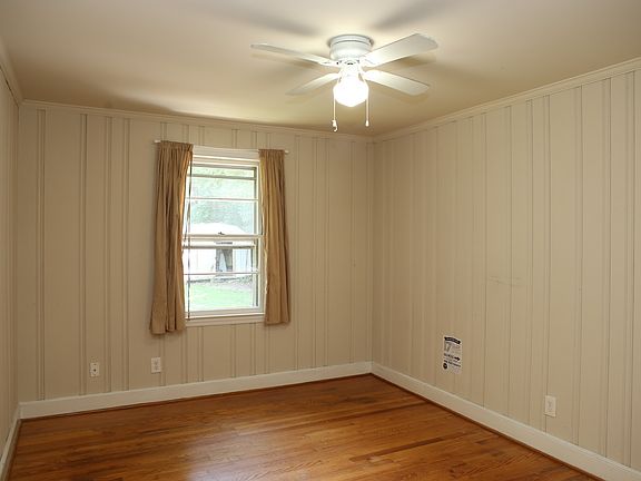 3rd image of 2005 Walker Ave