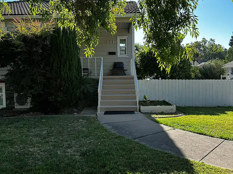 4211 F St — Photo 13