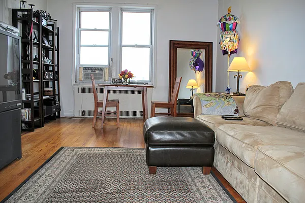 Sold by Area New York | media 18