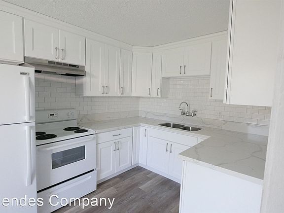 4th image of 4320 1/2 48th St