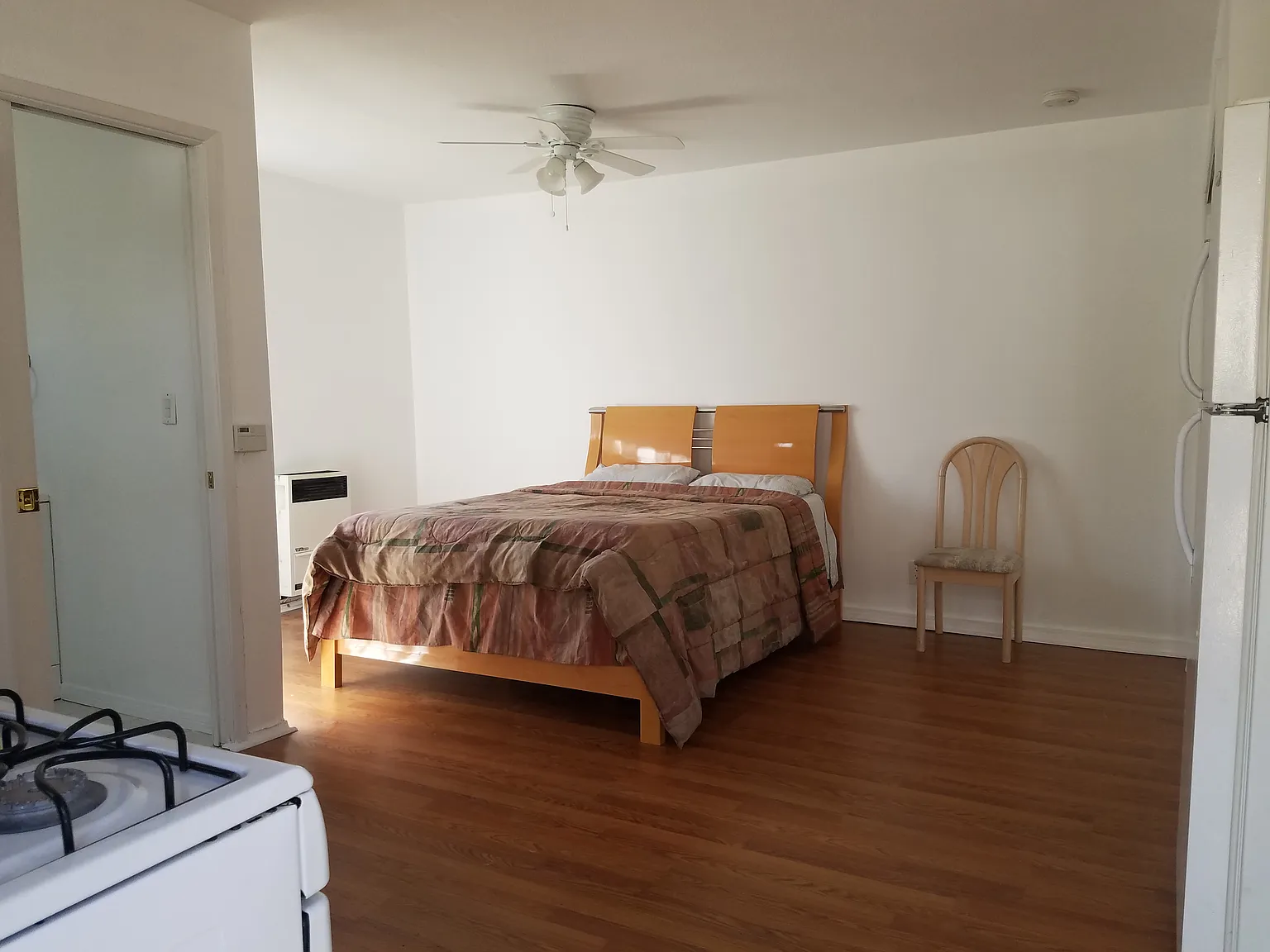 2452 Colby Ave — Photo 4